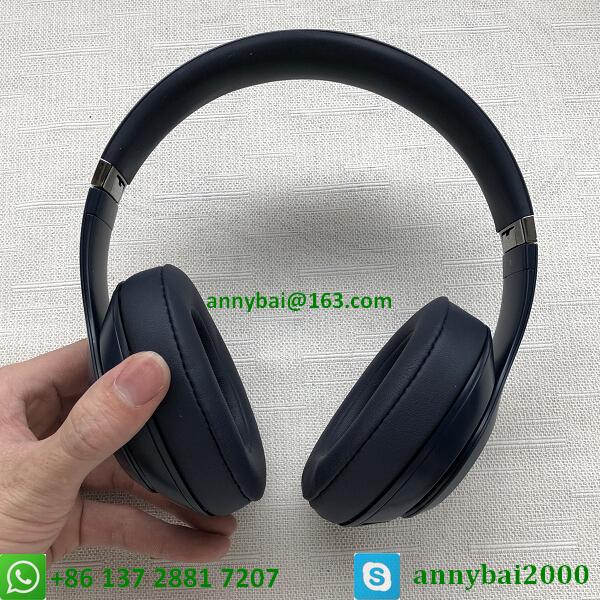 Bluetooth wireless headsets beatsing studioing 