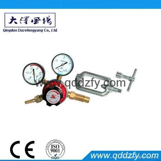 Acetylene gas pressure regulator