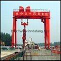 The gantry crane span can be used to control the gantry