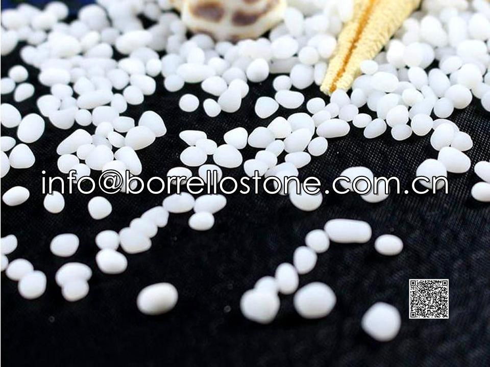 Irregular glass beads - White opaque