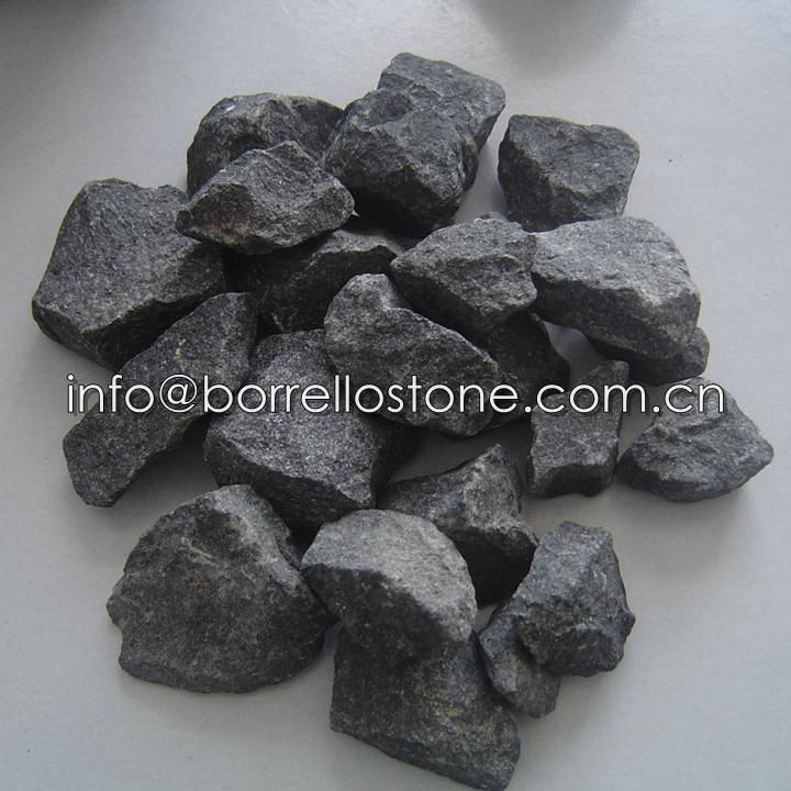 black basalt stone chips 4