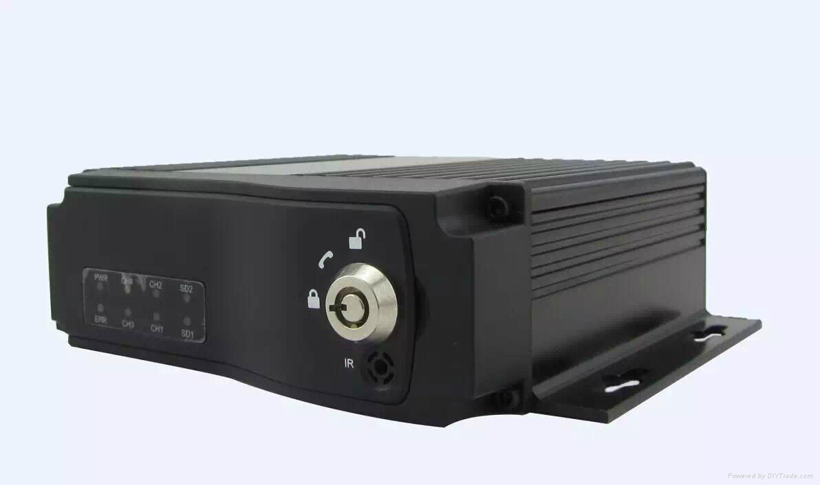 銳馳曼210系列百萬3G高清車載SD卡錄像機 4