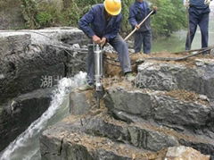 沟渠岩石拆除设备