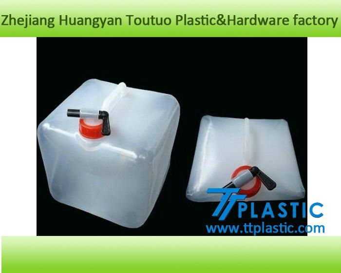 Foldable collapsible water carrier/water container TTPLASTIC
