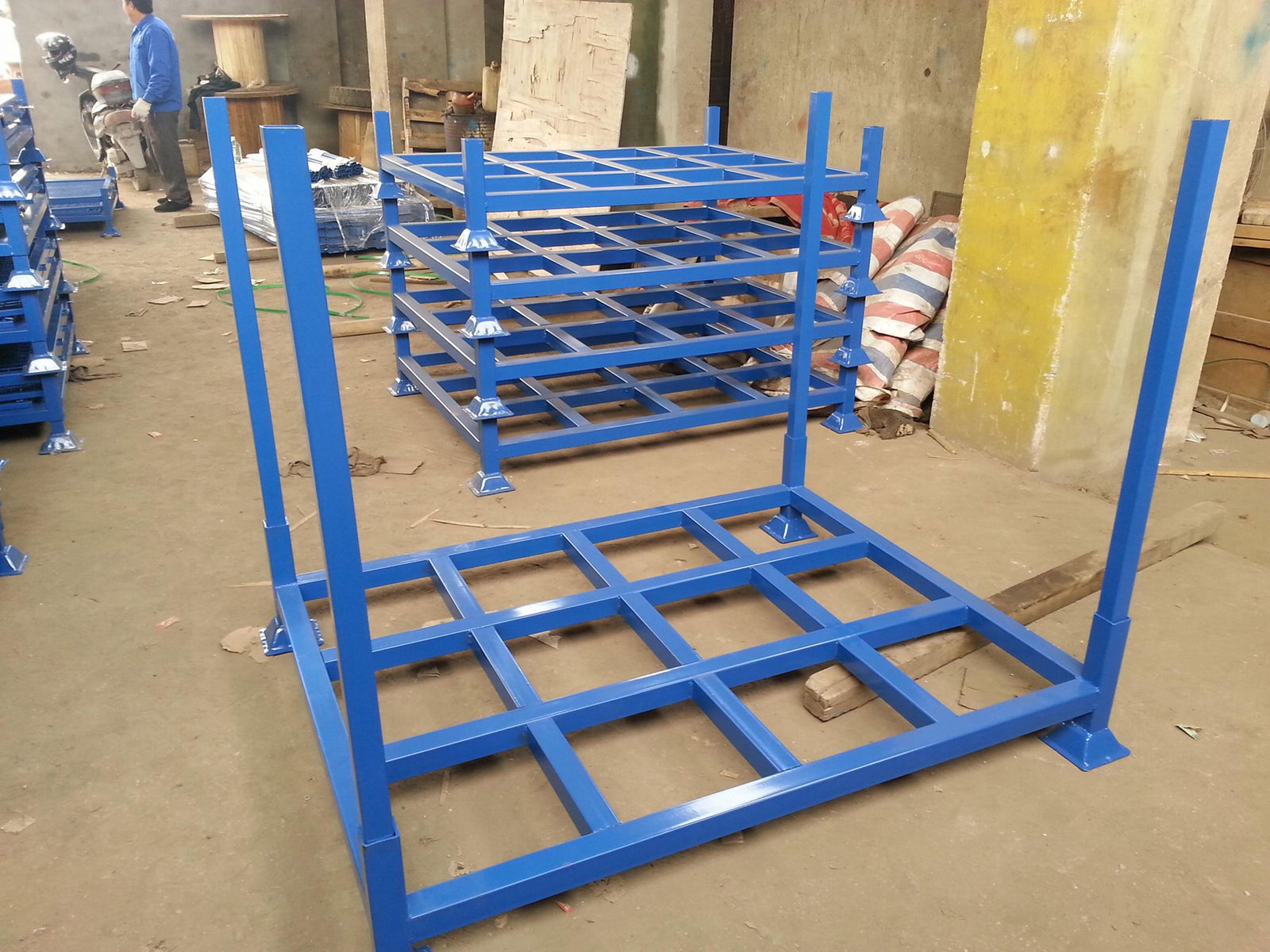 Large Tires Rack Tires Pallet 2