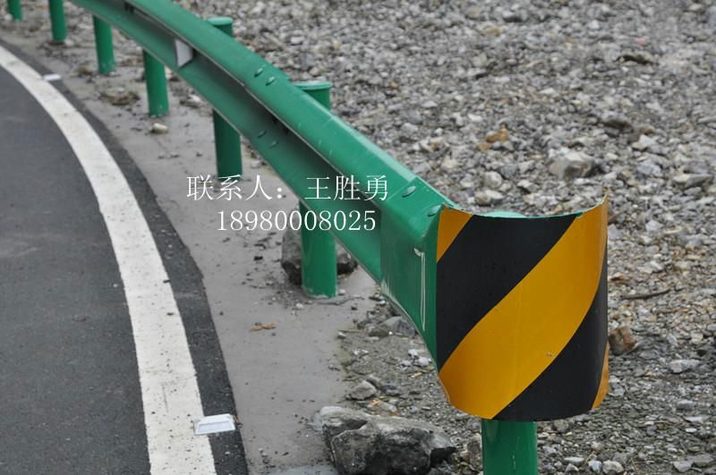 公路浸塑波形梁護欄 3