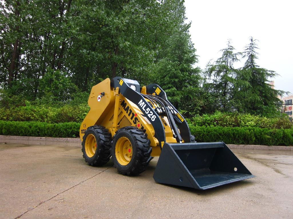 Wheeld mini excavator KUBOTA diesl engine mini skid steer loader 4