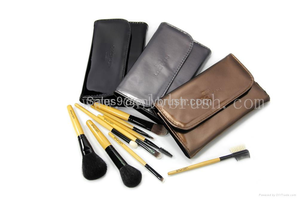 Cosmetic brush set