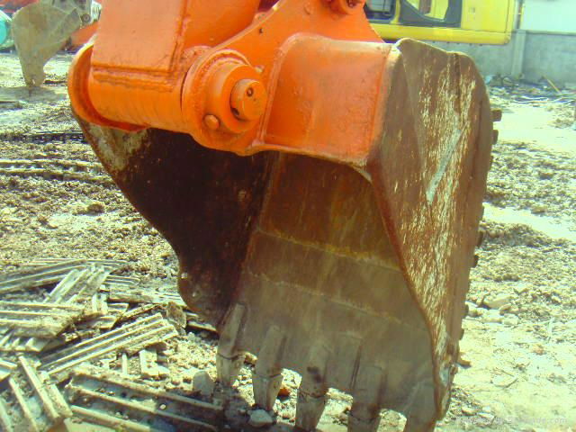 Used Hitachi EX200-5 Excavator 3