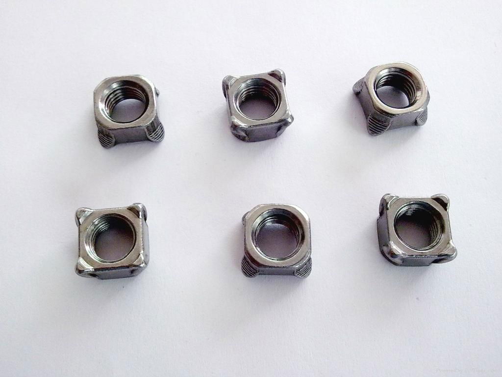 四方焊接螺母 4