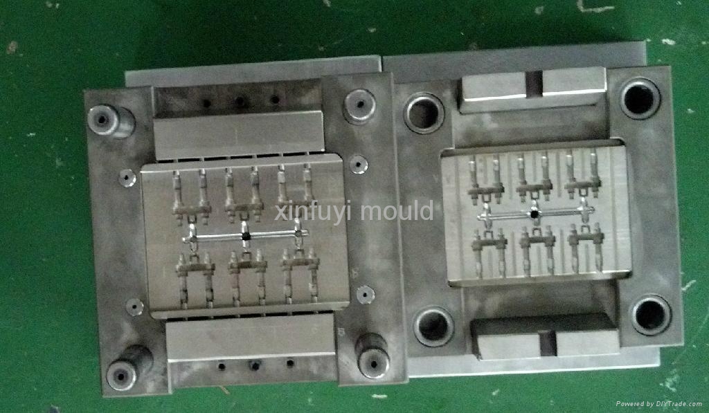 china plastic injection mould,C14 computer connector 3