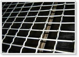 Stainless steel crimped wire mesh