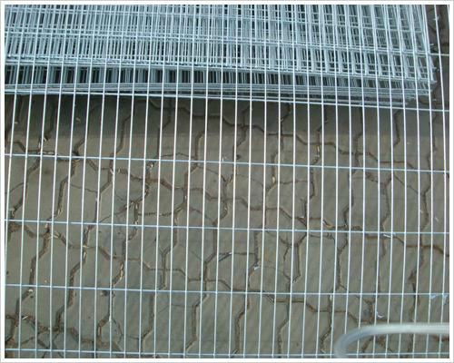 Galvanized welded wire mesh