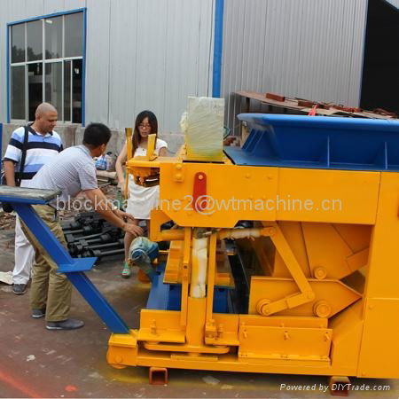 WT6-30 mobile hollow block machine  4