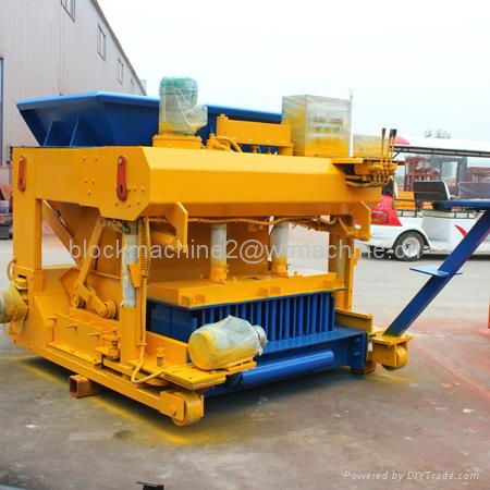 WT6-30 mobile hollow block machine  5