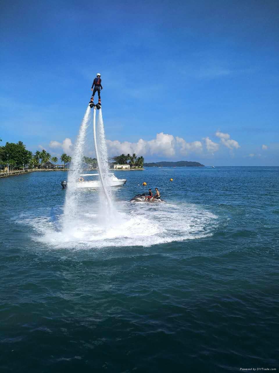 水上飛行器摩托艇噴水飛人