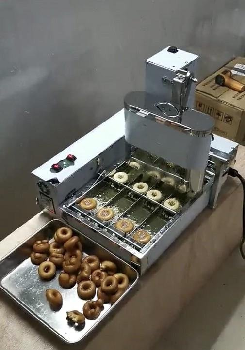 新款4排商用甜甜圈机大产量多拿滋机波提机 1
