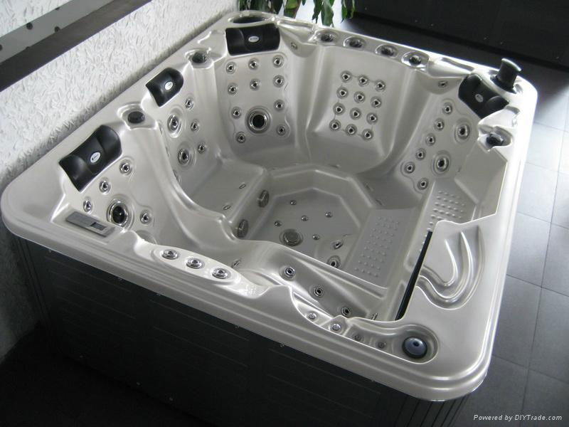Top grade Acrylic Material and Whirlpool Massage Hot Tub 3