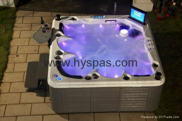 Acrylic Material and Combo Massage (Air & Whirlpool) massage bathtu