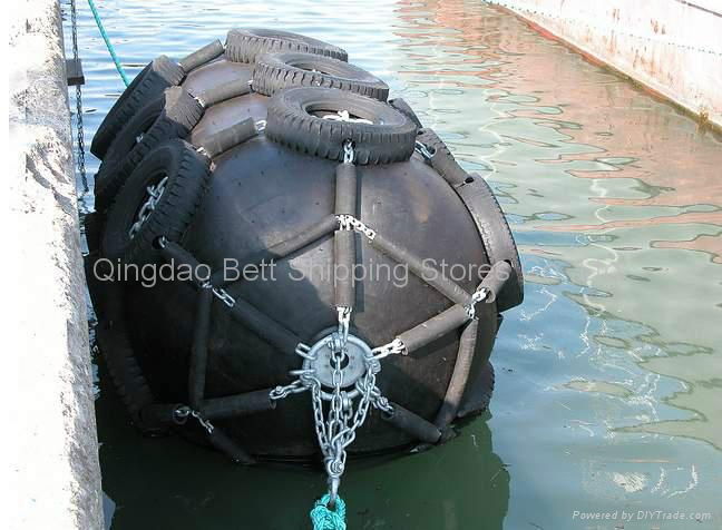 Rubber fender with tyre and anchor chain 2