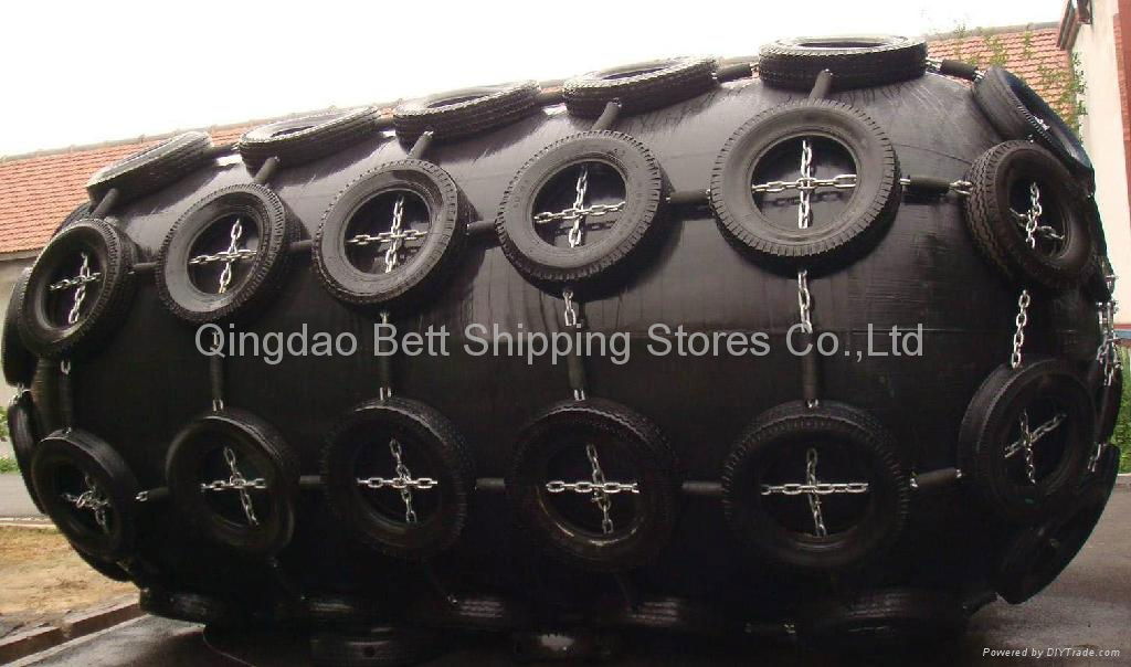 Rubber fender with tyre and anchor chain 3