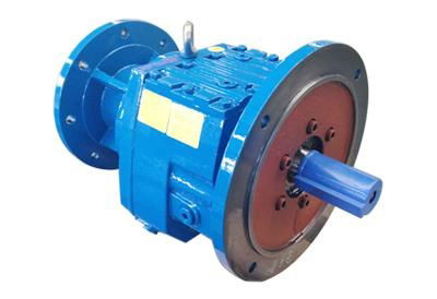 R Series helical gearbox with IEC adapter flange 2