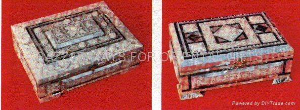 QURAN WITH MOTHER OFF PEARL BOX 3