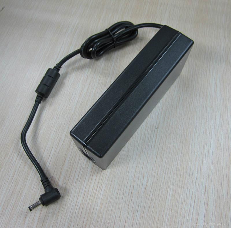 Laptop Power Supply for for HP/Compaq R3000 Zv5000 Zd7000 120W 19V 6.3A