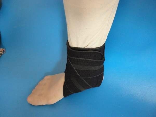 Neoprene ankle support with steel inserts 3
