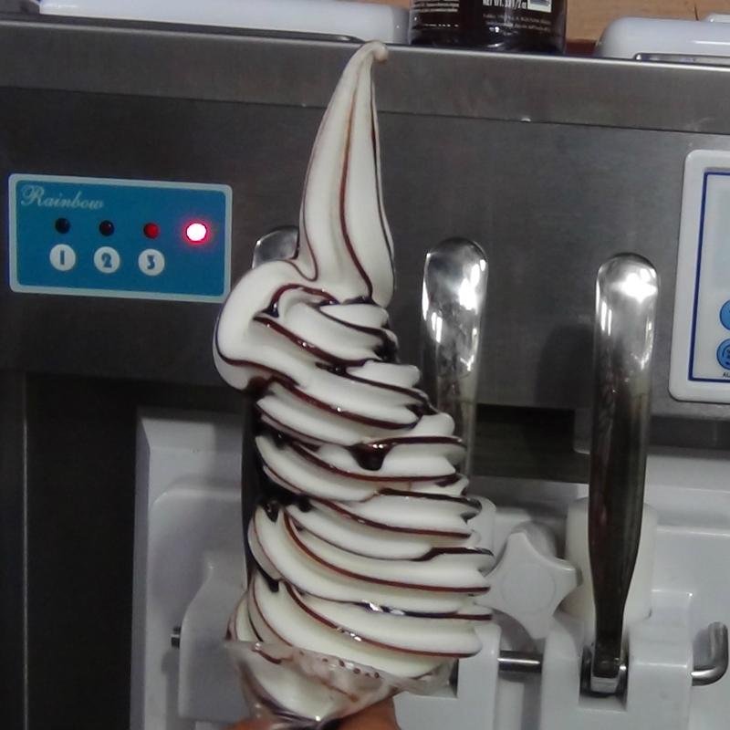 Counter top Soft Serve Ice Cream Machine with Syrup adding system