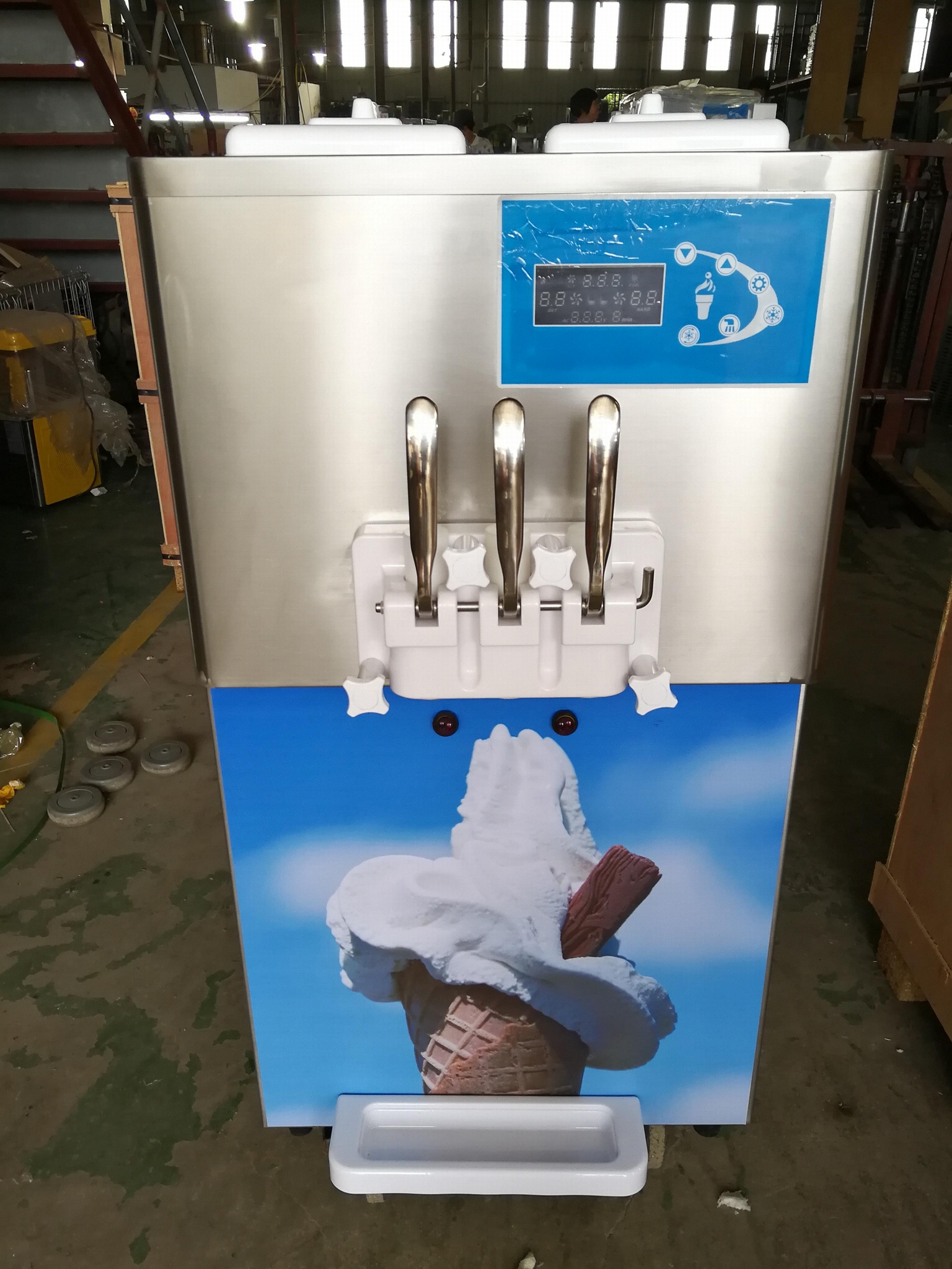 商用臺式三色冰淇淋機 三頭軟冰激凌機器 2
