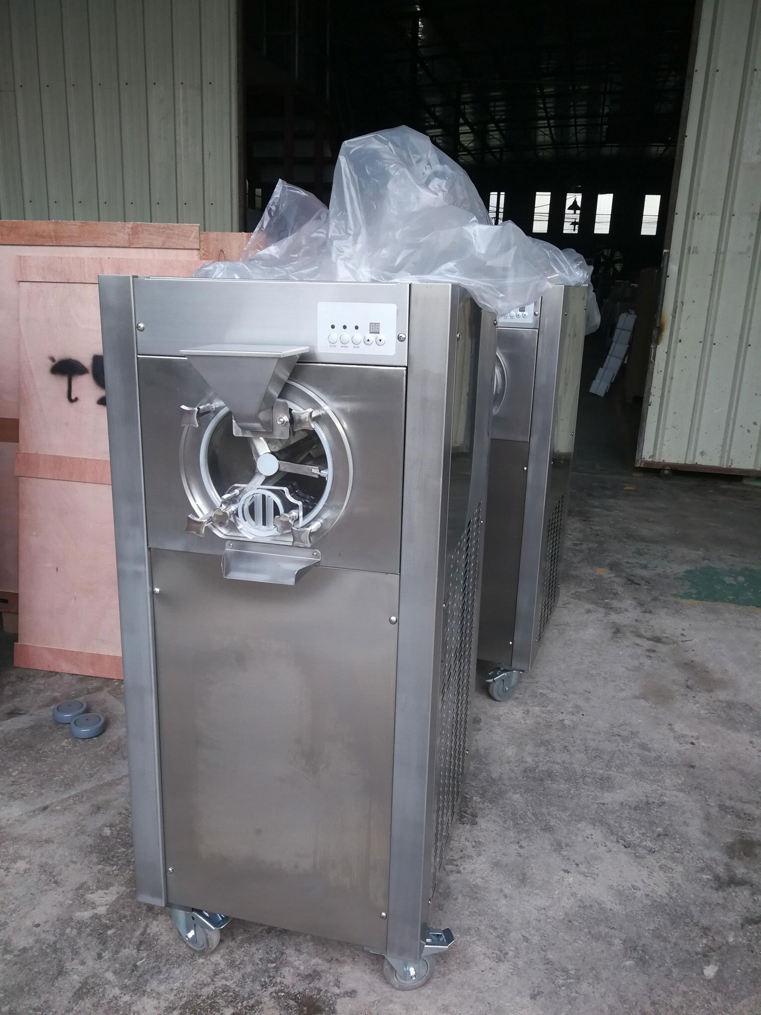 Hourly 20 Liters Commercial Hard Ice Cream Machine Price 2