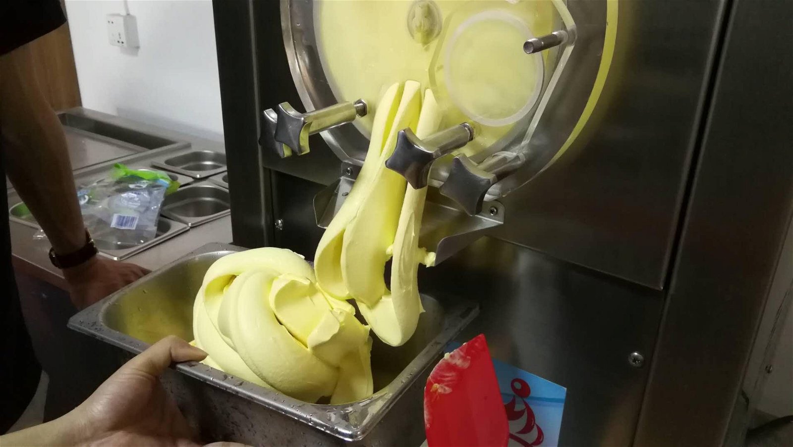 YB-15台式商用硬冰淇淋机 硬冰淇淋机多少钱一台 3