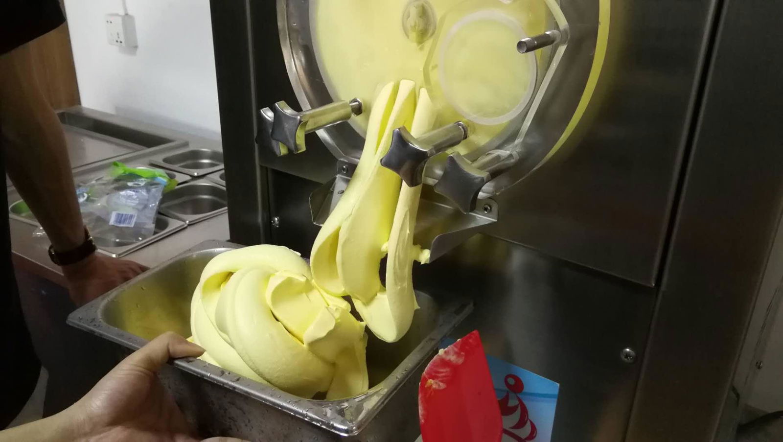 Counter Top Commercial Gelato Ice Cream Machine 3