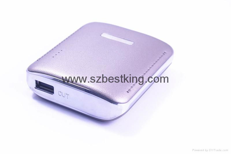 6700mAh Quick Charge Power Bank with Qualcomm QC 2.0 3
