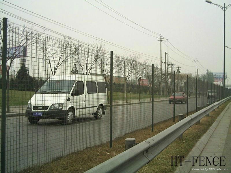 Highway safety fence 2