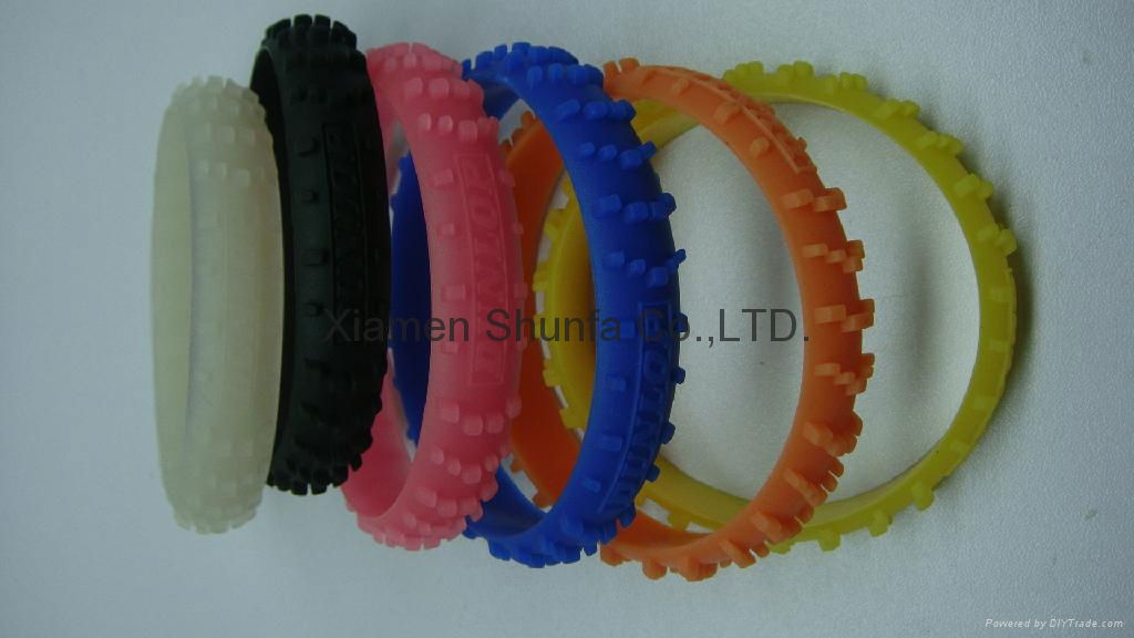 Fashion Funny Road Tire Silicone Wristband