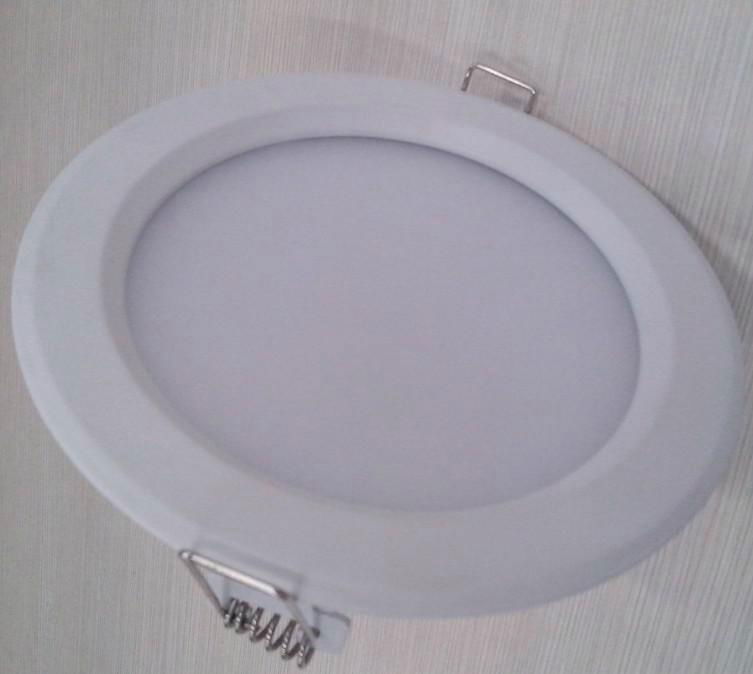 Hi-Efficiency 6' LED Downlight 2