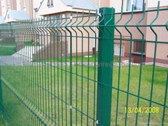 welded wire mesh fence