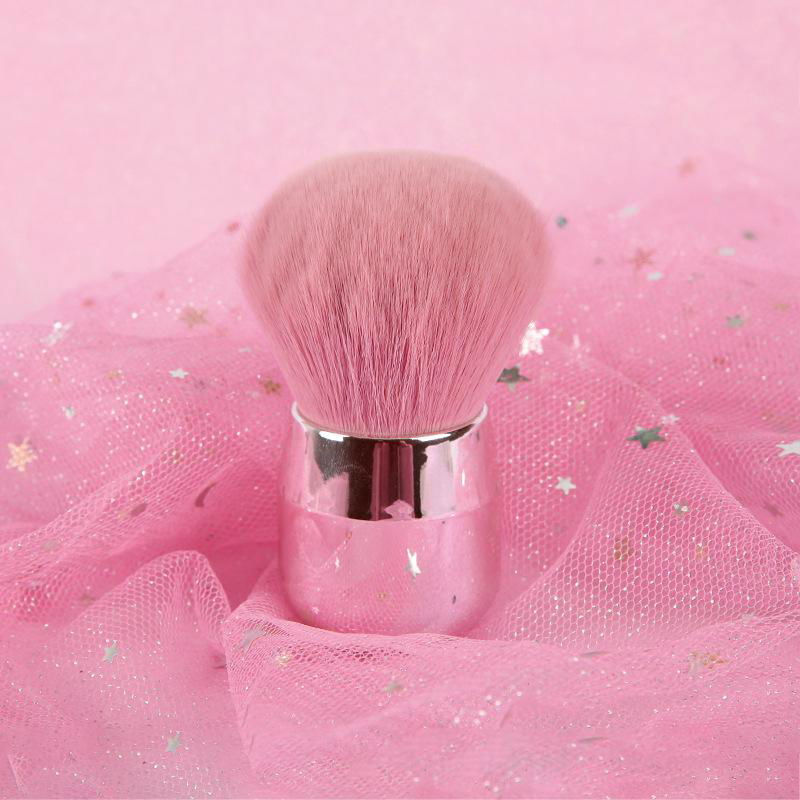 Mushroom head blush brush