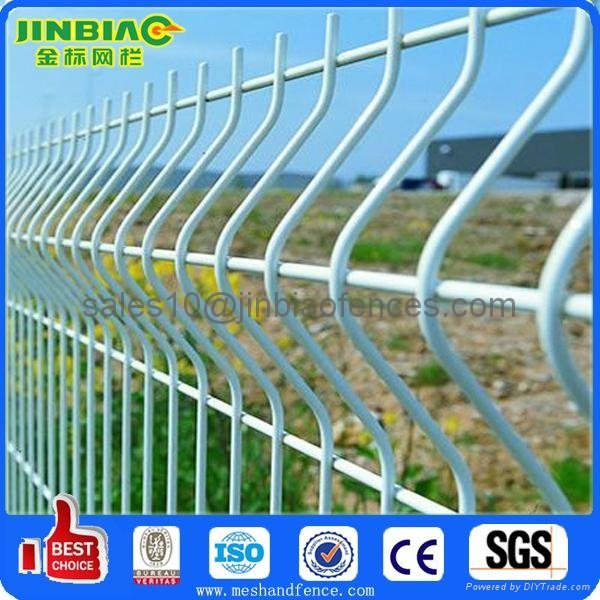 PVC COATED WELDING WIRE MESH FENCE 2