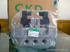 CKD电磁阀4F620-20-AC220V