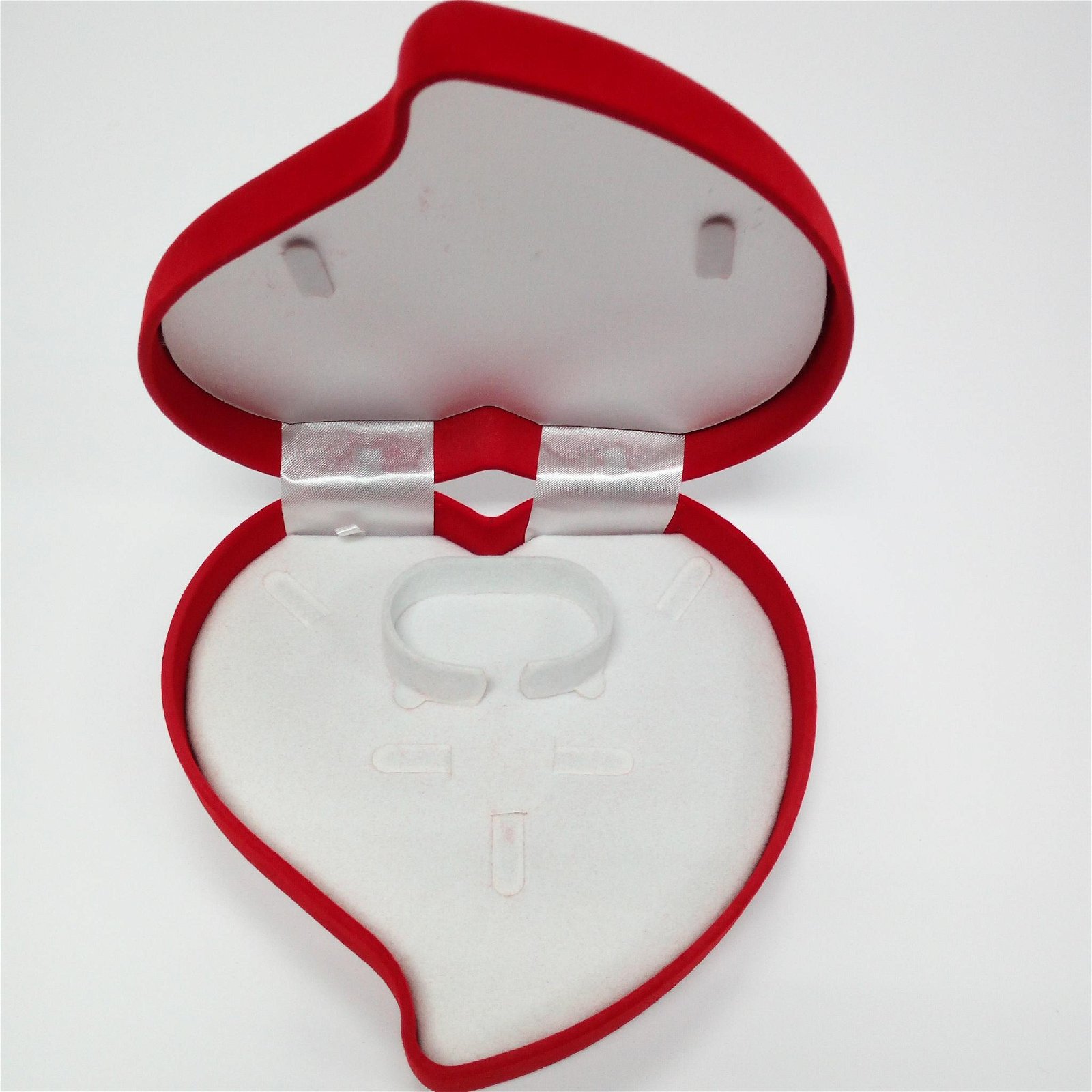 Heart-shaped Velvet Jewelry Box 2