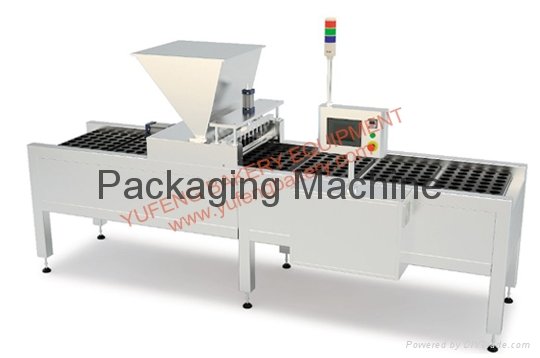  Injector for cakes or cupcakes on indented baking trays YUFENG