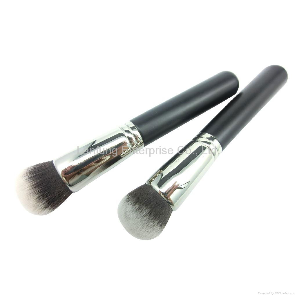 Long Handle Kabuki Brush 