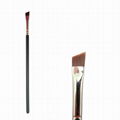 Angled eyeliner Brush 1