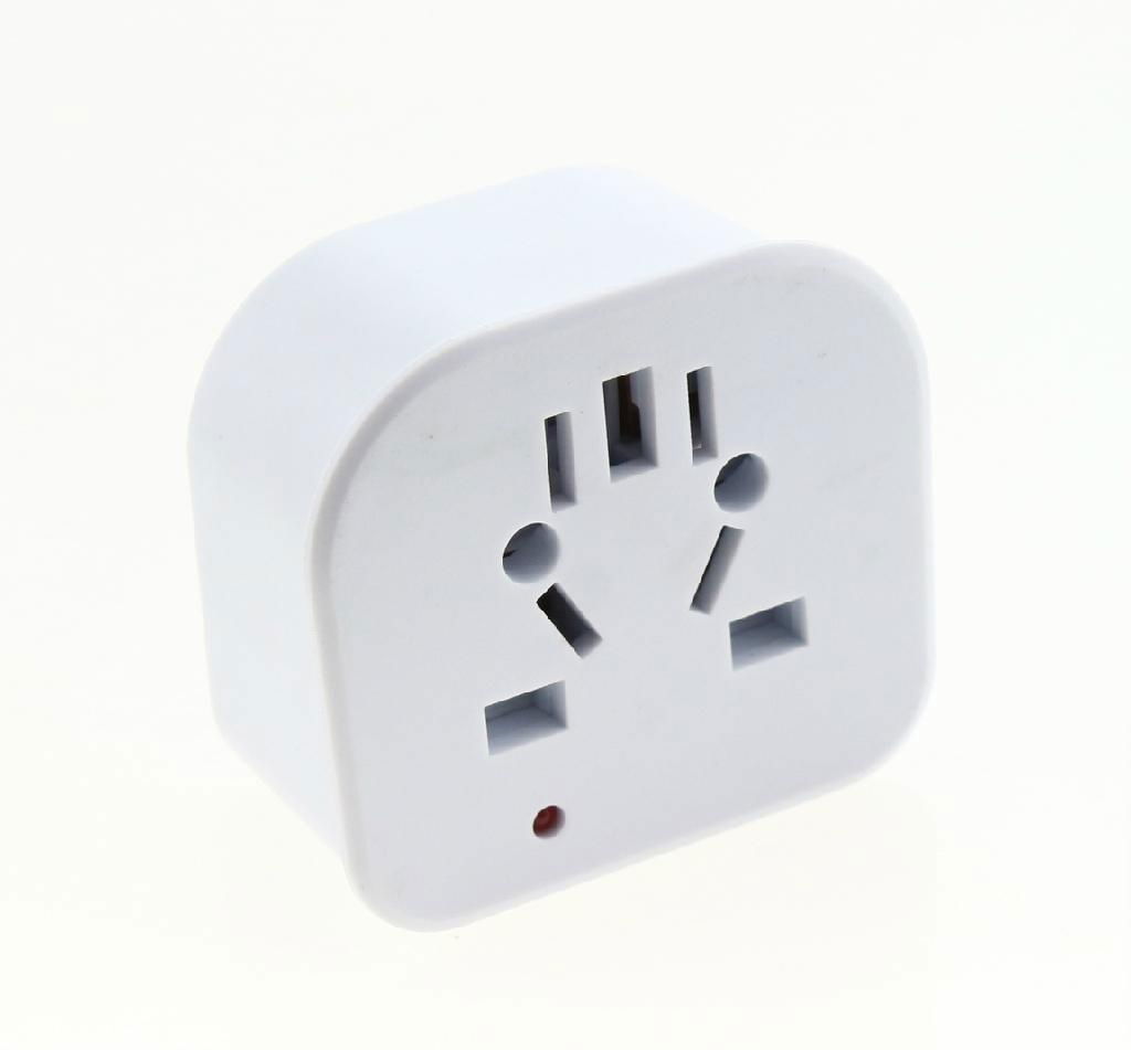 Universal plug with surge protection device 5