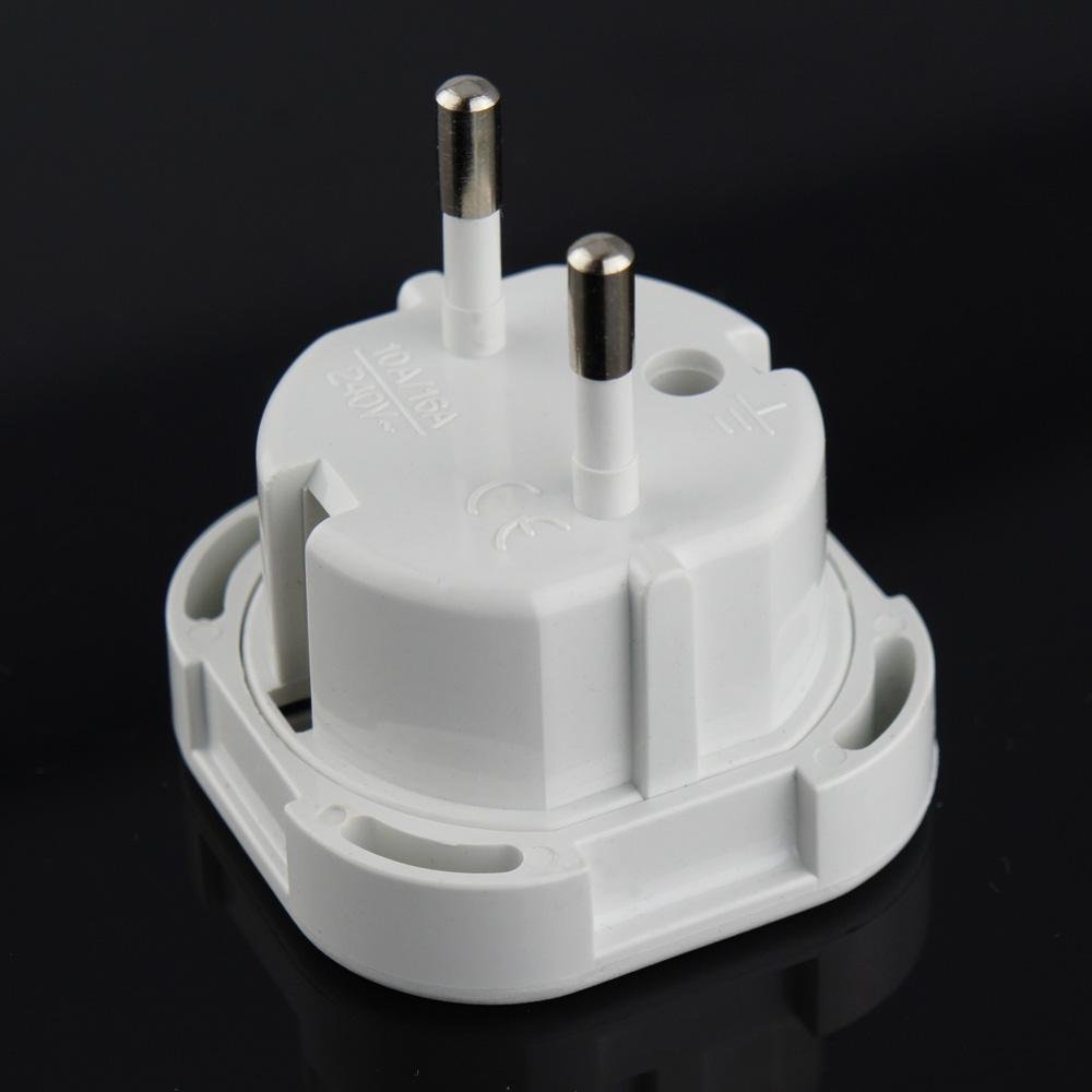 UK to Euro plug adapter with safety shutter 2