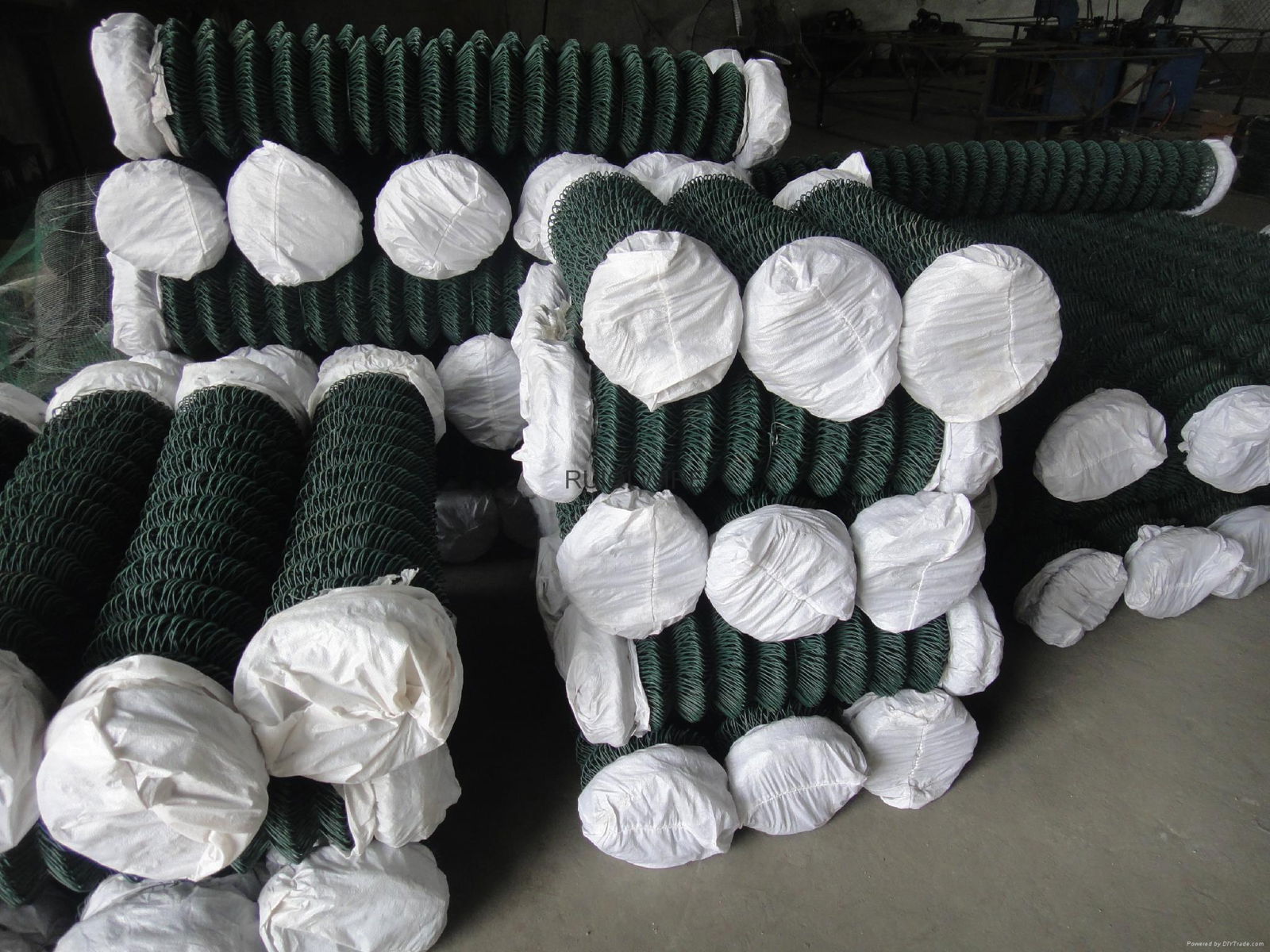 Plastic Coated Chain Link Fence Wire Mesh Roll 2