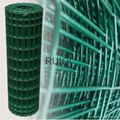 Green PVC Coated Welded Wire Mesh Garden Fence  2